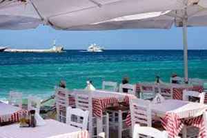 Restaurant with Spectacular Views of the Beach