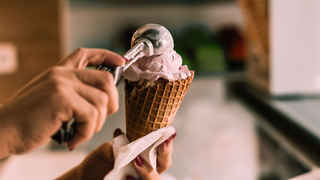 ice-cream-chocolate-and-novelty-store-massachusetts