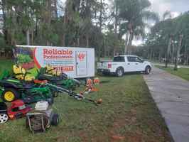 residential-lawn-company-with-equipment-orlando-florida