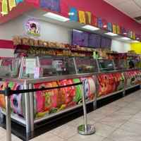 Ice Cream Shop - Part of a Chain - Hispanic Style