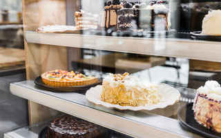Established Cake Bakery in Upscale Neighborhood