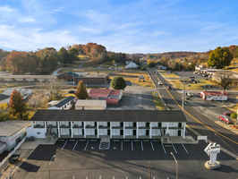 Business Center and Motel in Brownsville, KY