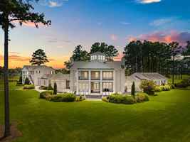 waterfront-luxury-home-and-marina-in-belhaven-north-carolina
