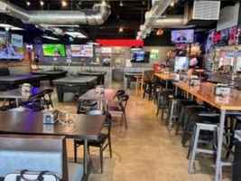 pizza-parlor-tap-beer-wine-arcade-pool-tables-california
